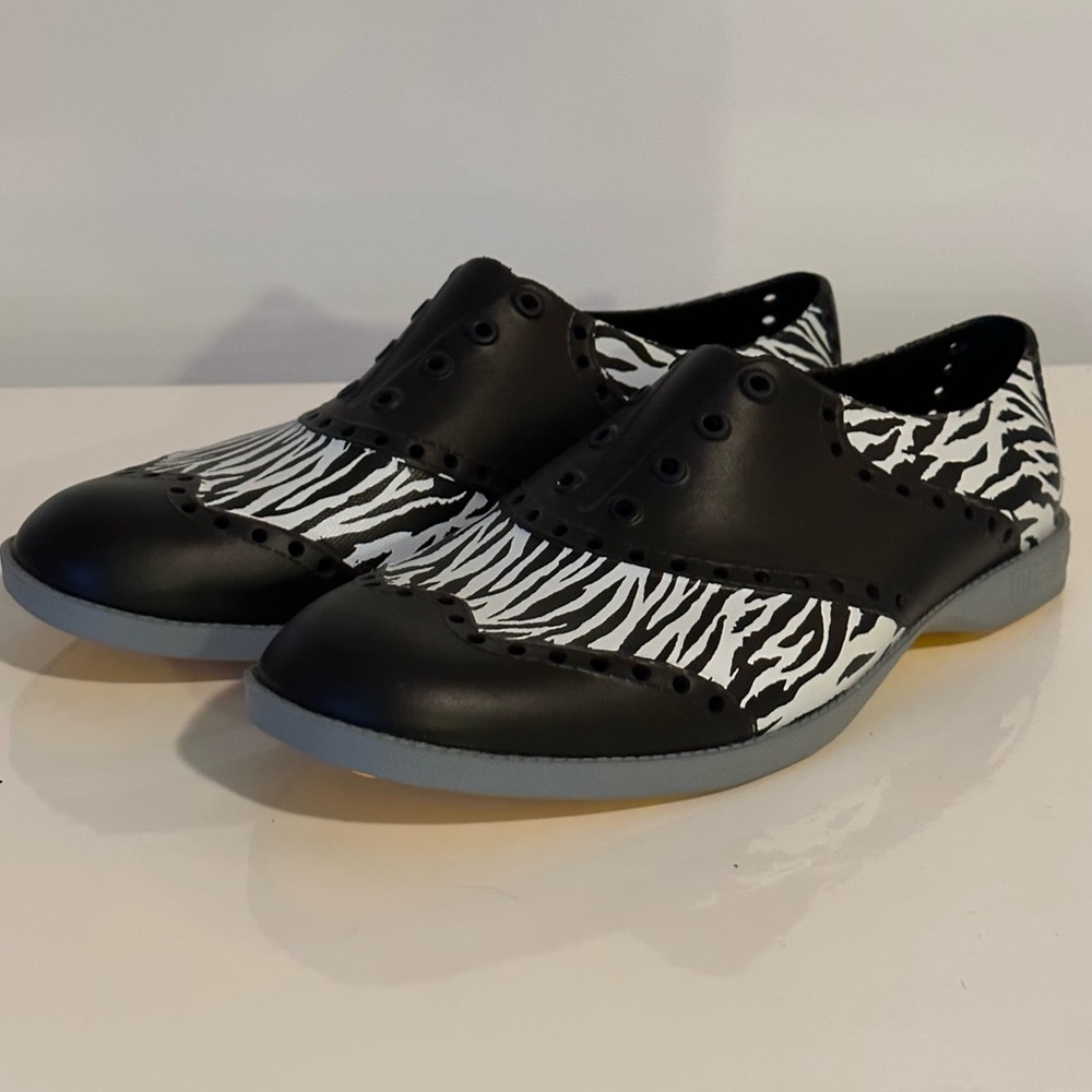 Zebra, The Oxford Biion NWOT